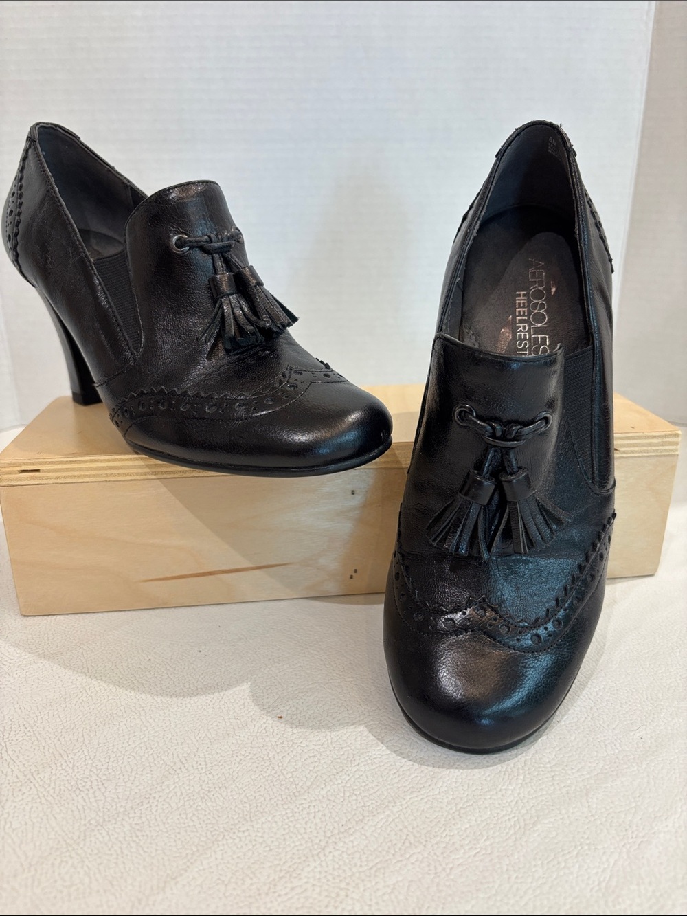 AEROSOLES Black Leather Tassel Mid Heel Loafer